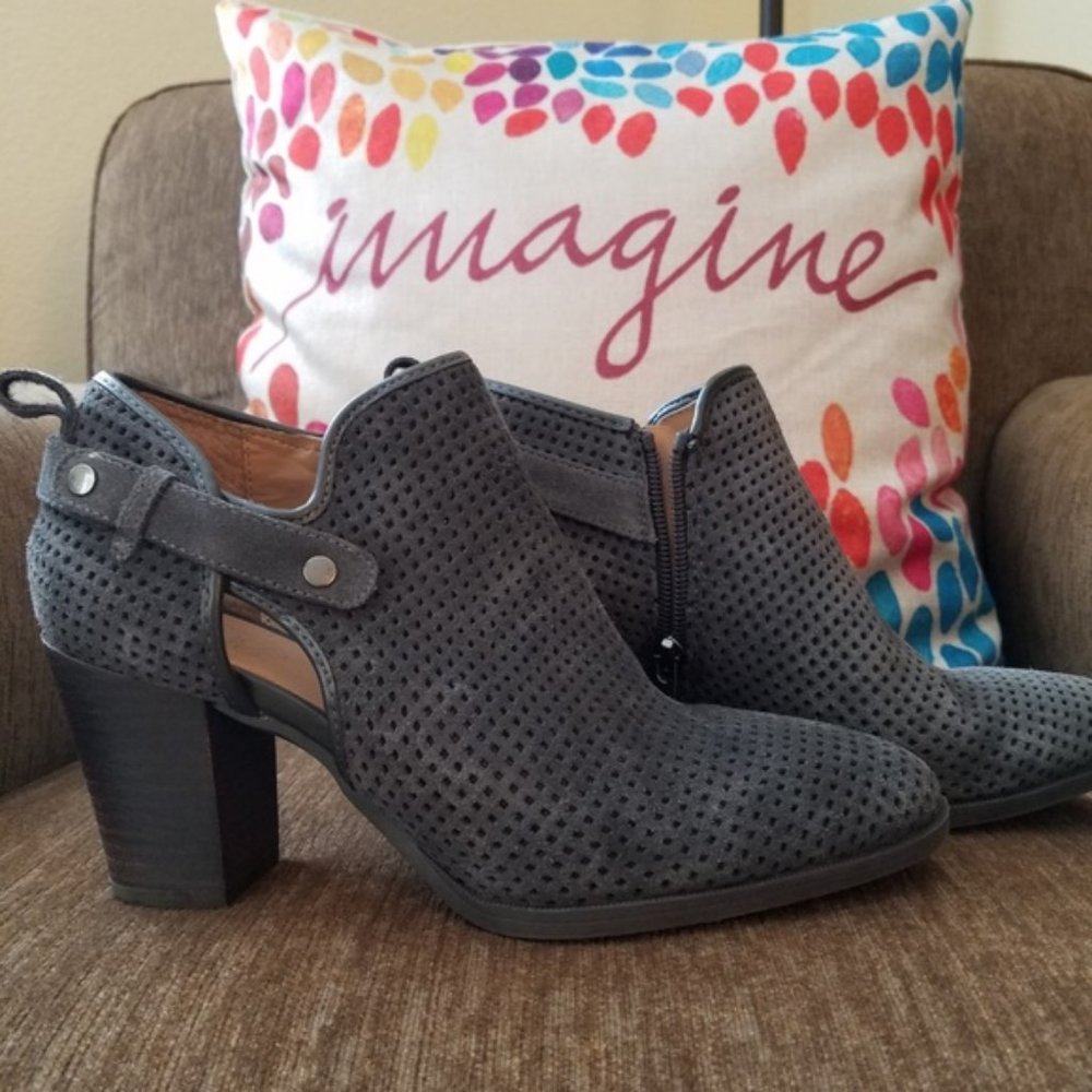 Franco Sarto Dale 2 Perforated Suede Bootie 8.5 - Picture 2 of 5